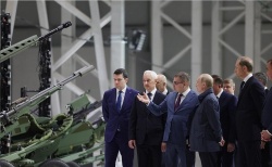 Владимир Путин посетил оборонное предприятие «Мотовилихинские заводы» в Перми