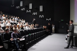 Дмитрий Малютин провёл встречу с участниками «Движения Первых»