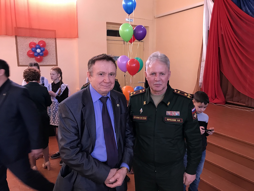 Герой Советского Союза Зайцев Г.Н. на праздновании юбилея Ляминской школы